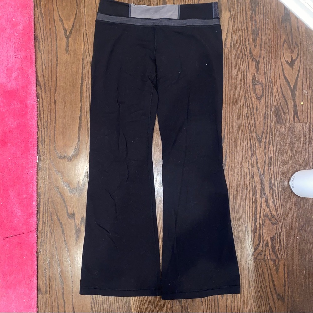 Lululemon Yoga Pants. Size 8. Grey & Black Waist.